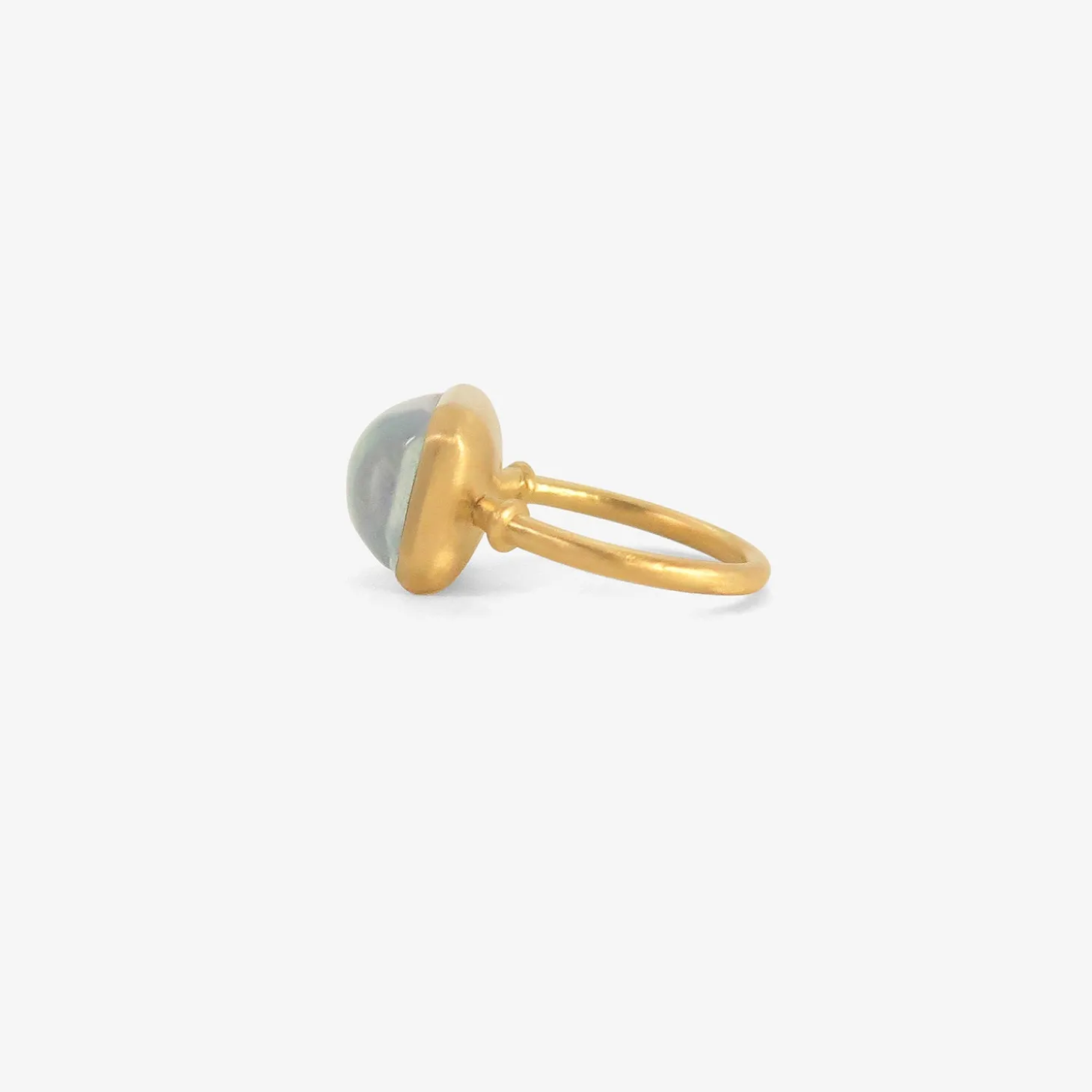 22k & aquamarine capsa ring
