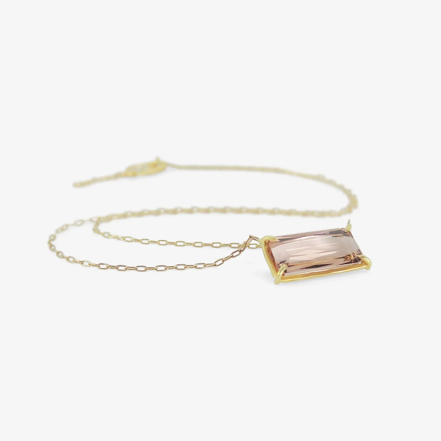 18k & blush tourmaline bar pendant, 7.5ct