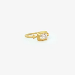 22k & cushion-cut diamond small capsa ring, .41ct