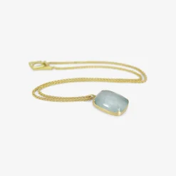 18k & cushion-shaped aquamarine pendant