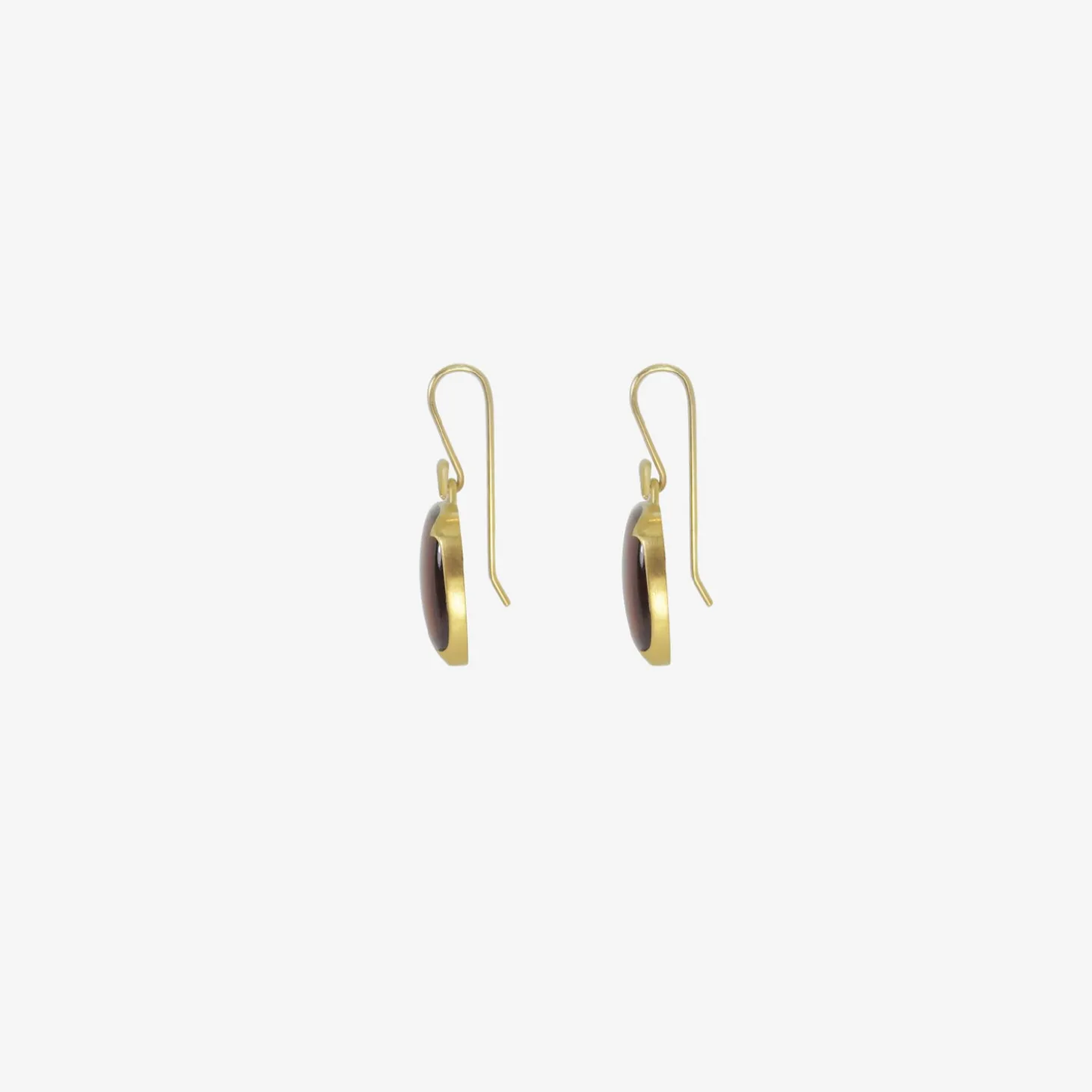 18k & cushion-shaped hessonite garnet over mother-of-pearl earrings