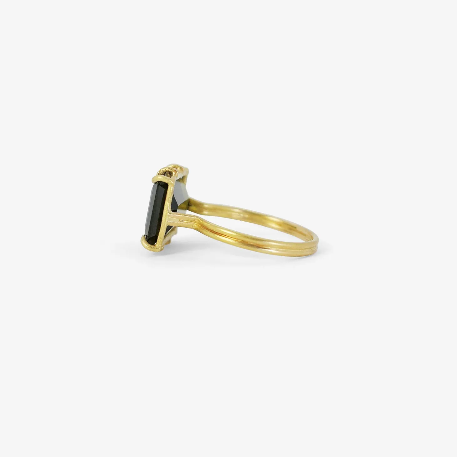 18k & emerald-cut green tourmaline east/west ring