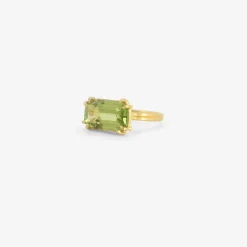 18k & emerald-cut peridot ring
