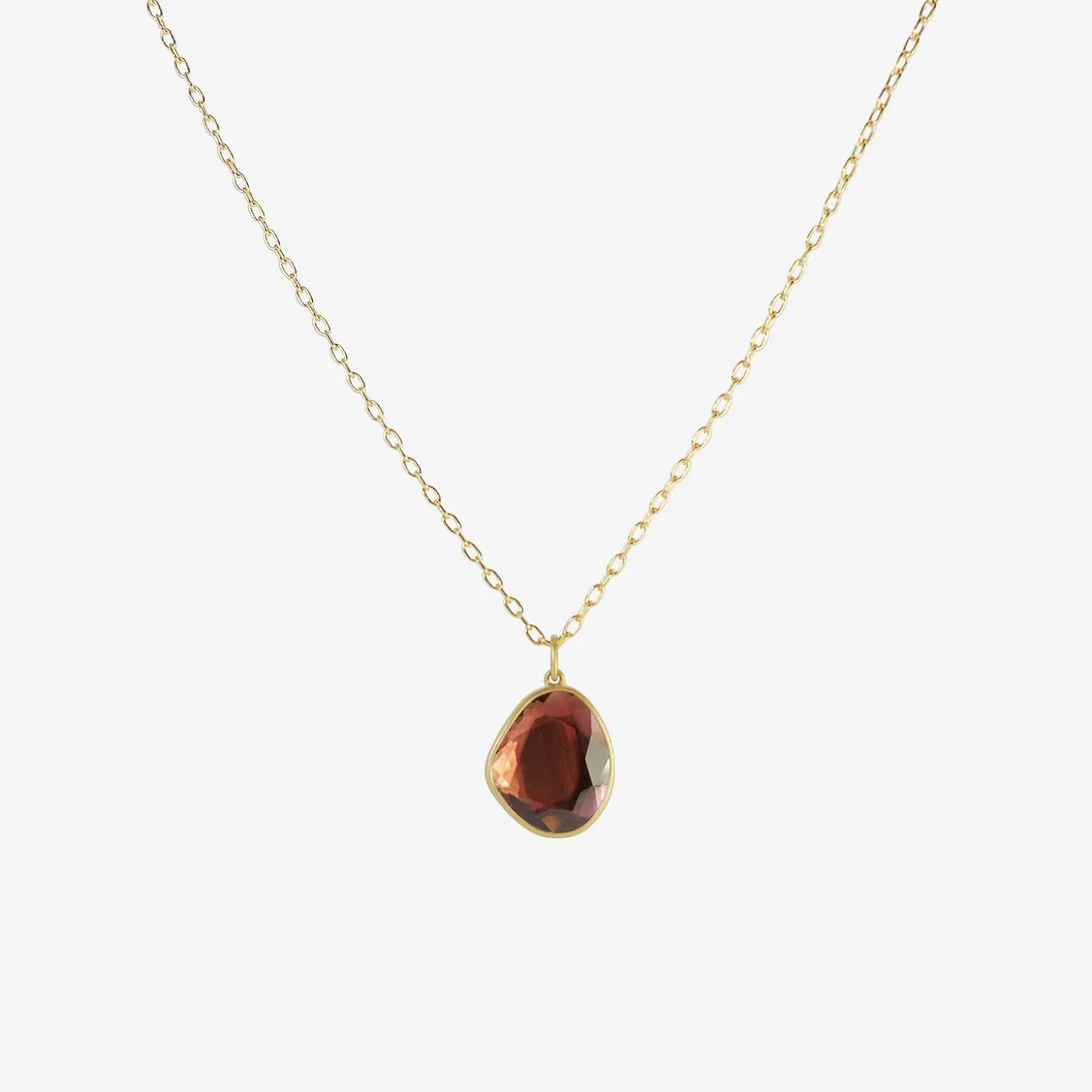 18k & garnet sequin pebble pendant, 4.33ct