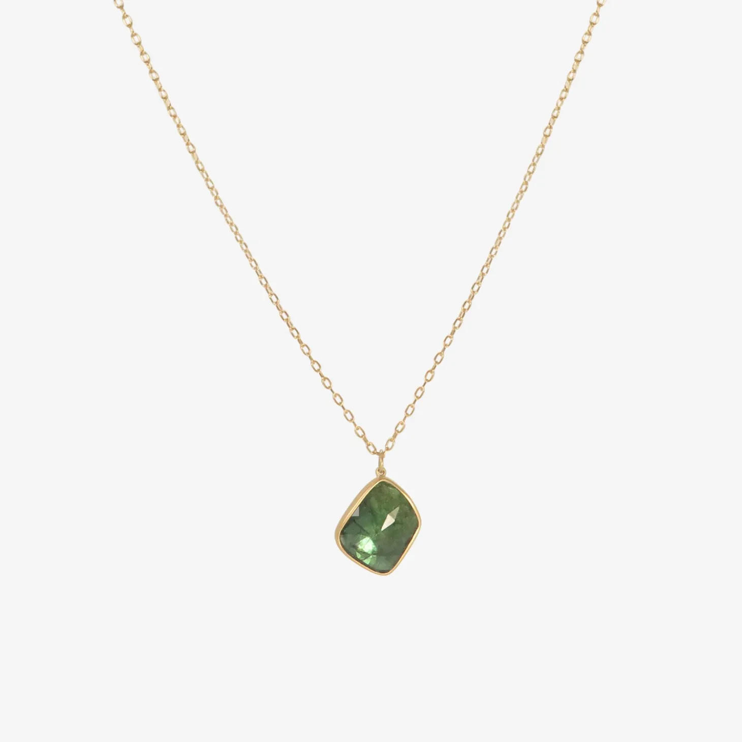 18k & green tourmaline pebble pendant, 7.49ct