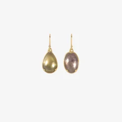 18k & green/mauve sapphire mismatched earrings, 15.22ct