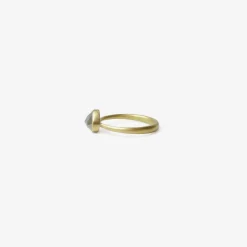 18k & grey tear-drop diamond ring, 1.33ct