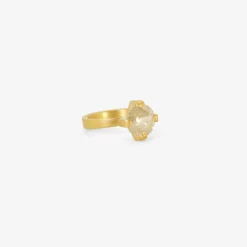 18k & icy brilliant-cut diamond prong set ring, 3.29ct
