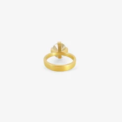 18k & icy brilliant-cut diamond prong set ring, 3.29ct