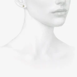 18k & icy cushion-cut diamond studs, 1.52ct