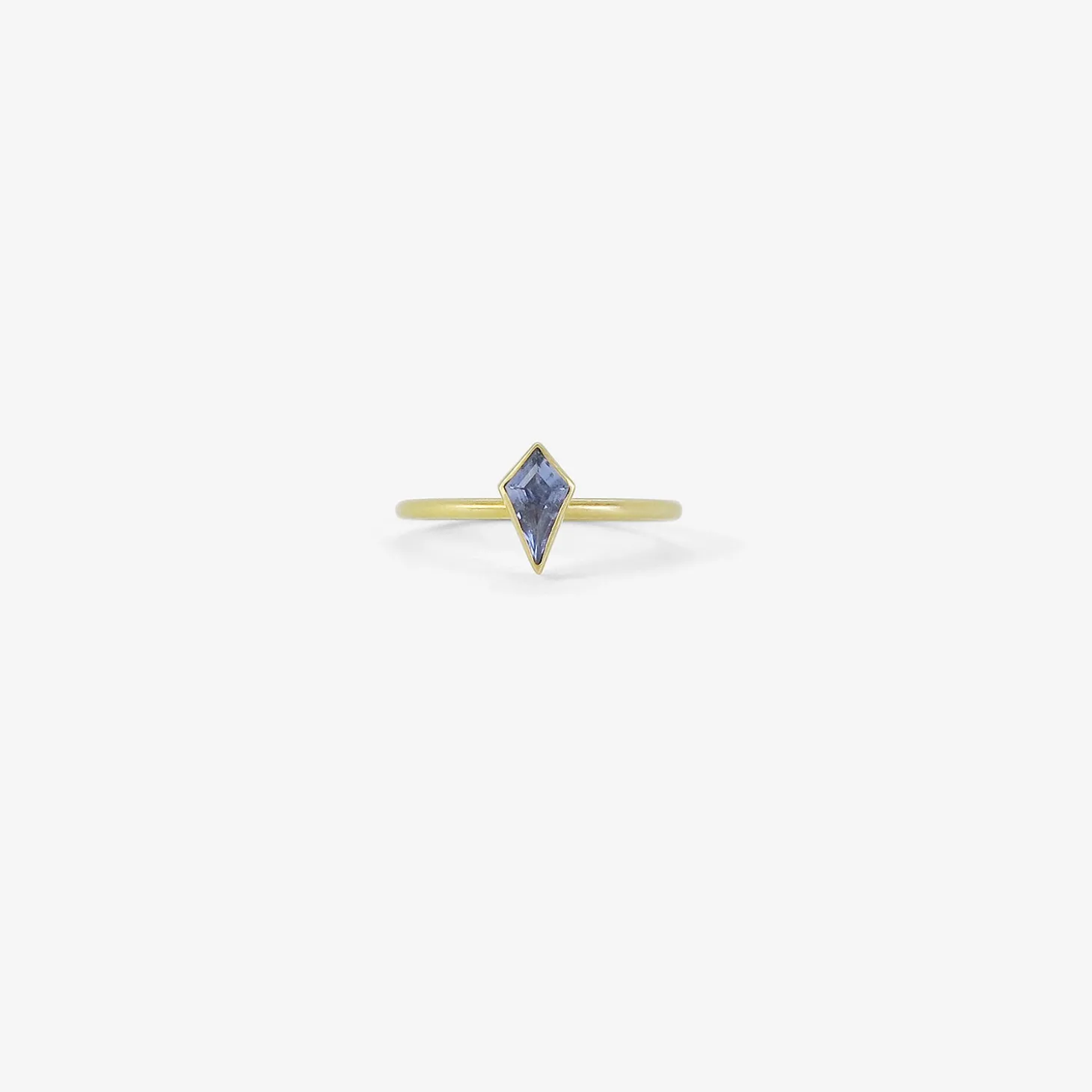 18k & kite shaped blue sapphire ring