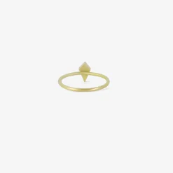18k & kite shaped blue sapphire ring