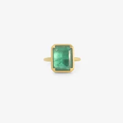 18k & large zambian emerald ring, 6.26ct