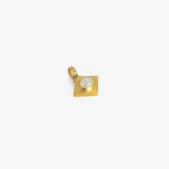 22k & moonstone quad pendant