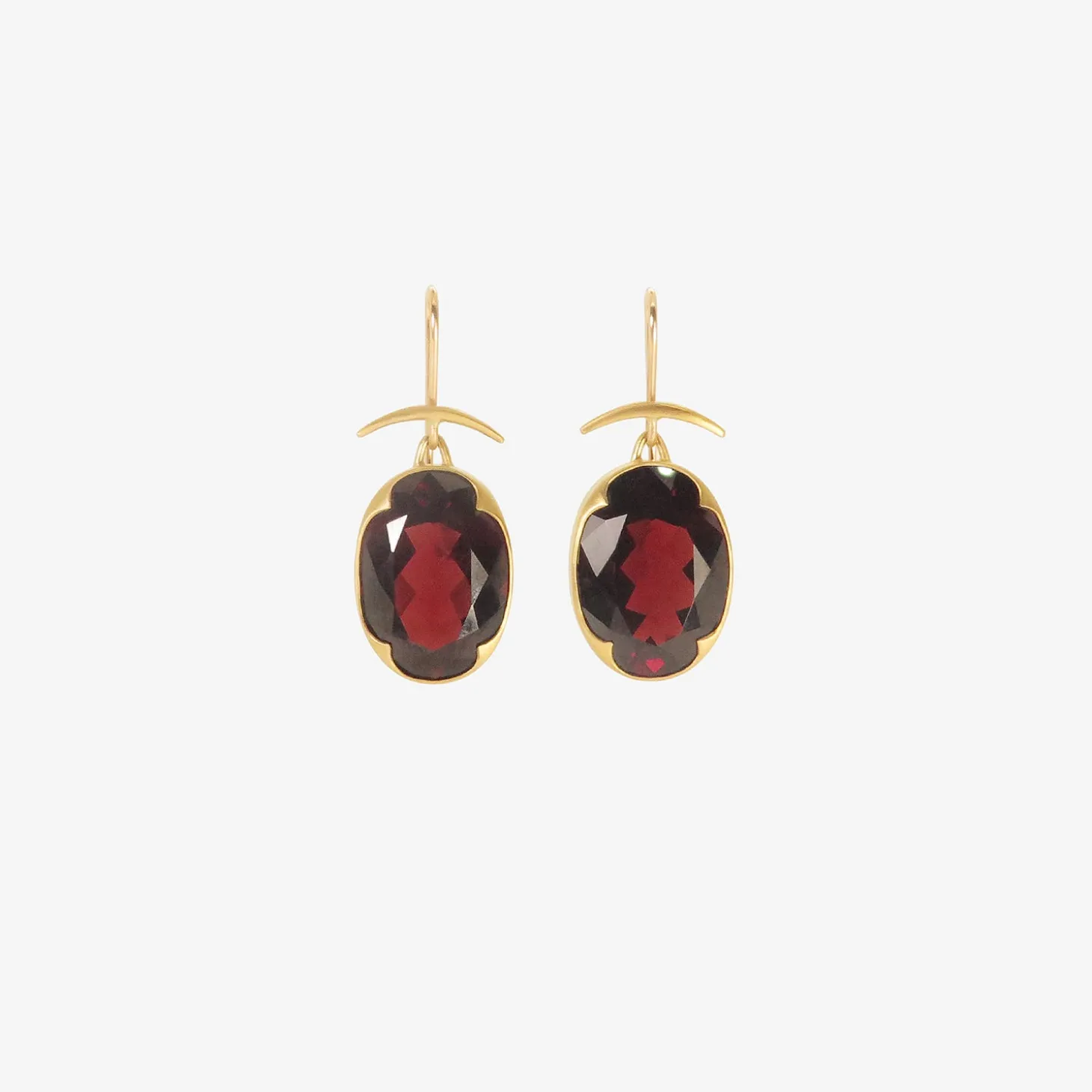18k & oval almandine garnet earrings, 27ct
