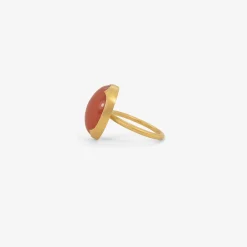 18k & oval cabochon carnelian ring