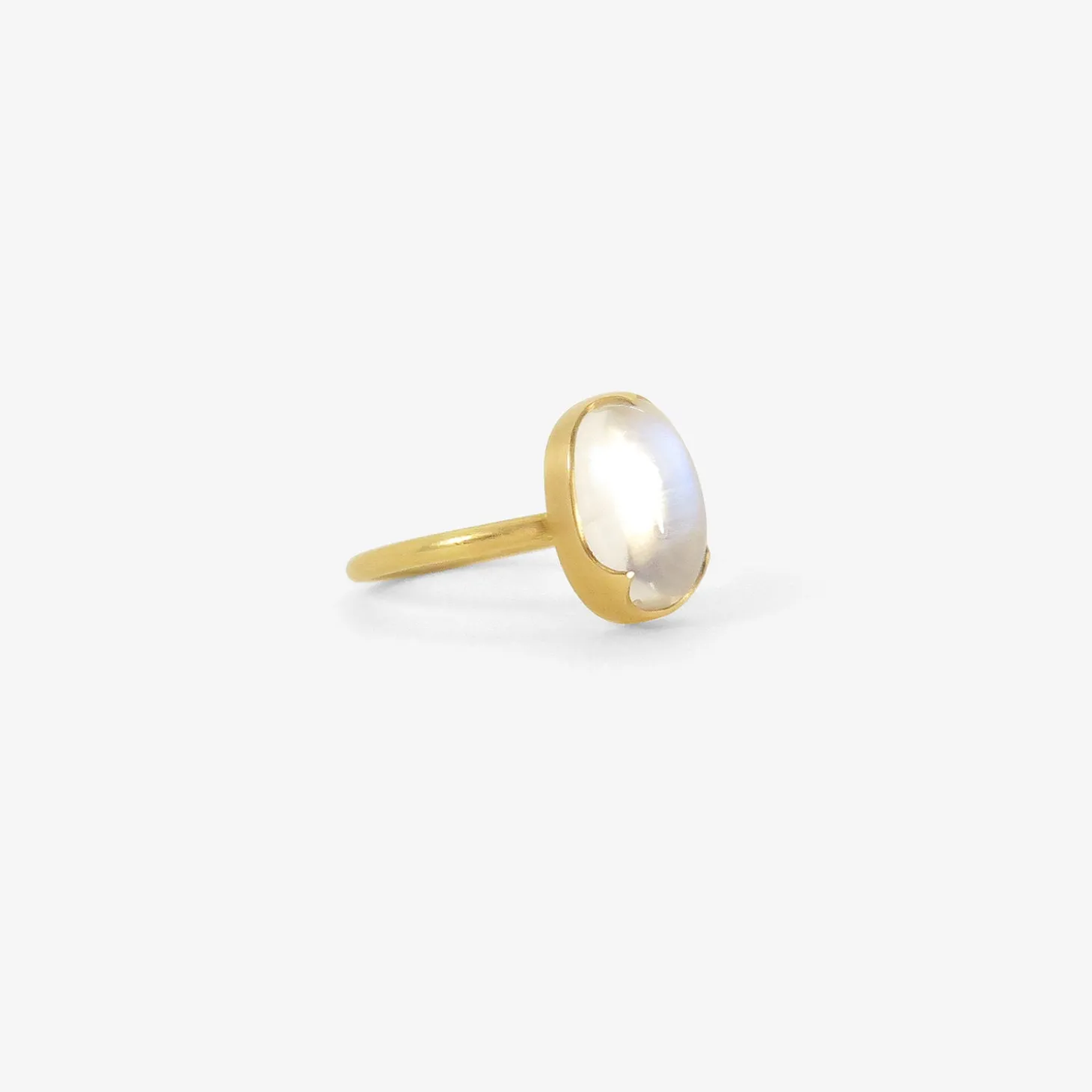 18k & oval fine moonstone ring, 3.9ct