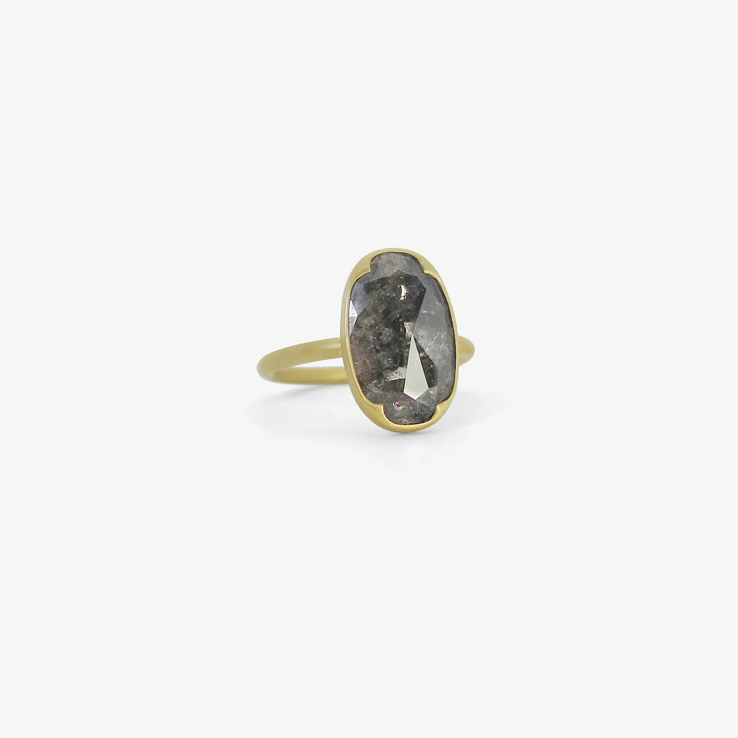18k & oval salt and pepper diamond ring, 3.02ct