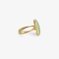 18k & rectangular chrysoprase ring, 9.82ct