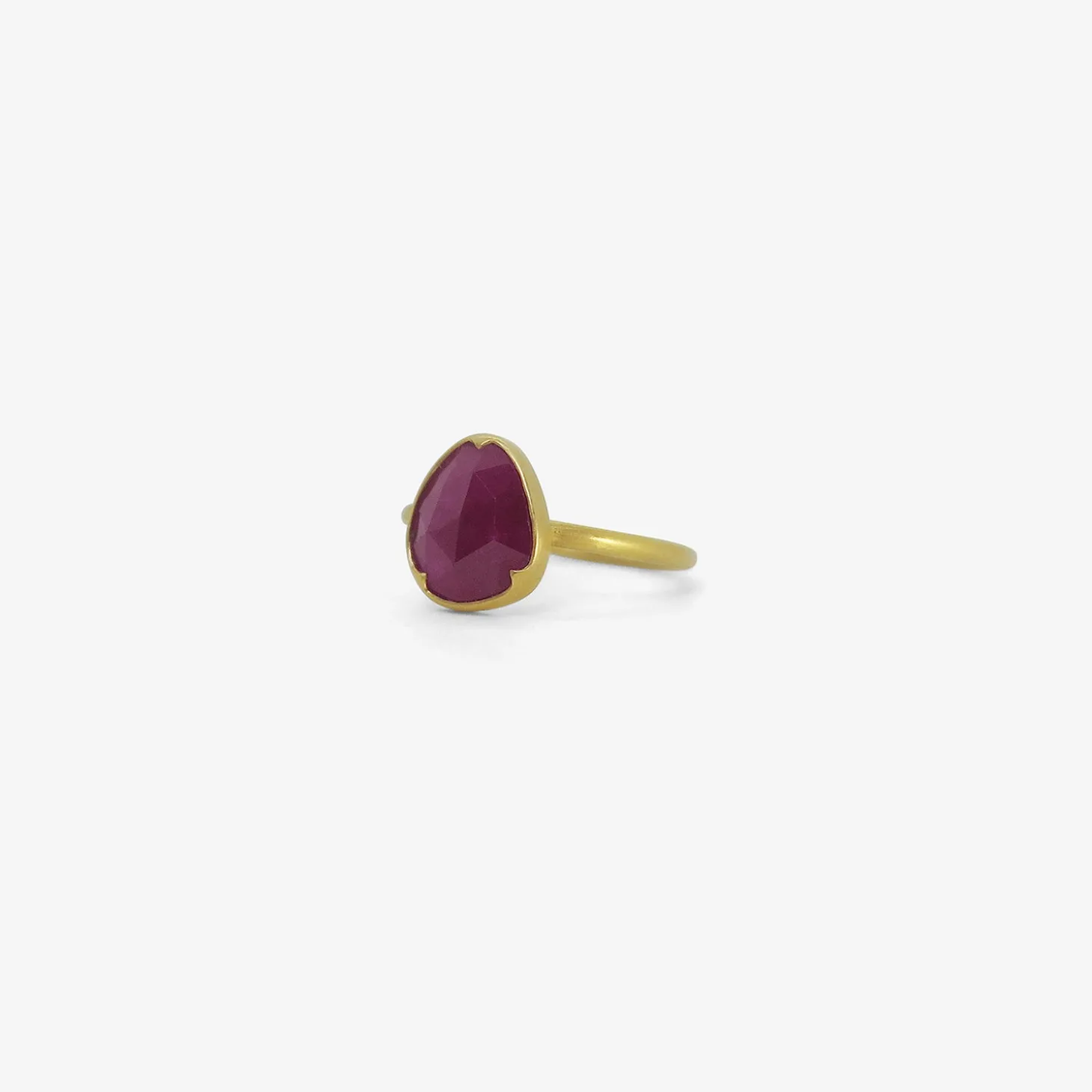 18k & wonky pear-shaped rose-cut ruby ring, 1.94ct