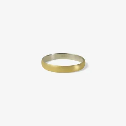 18k comfort band with platinum interior