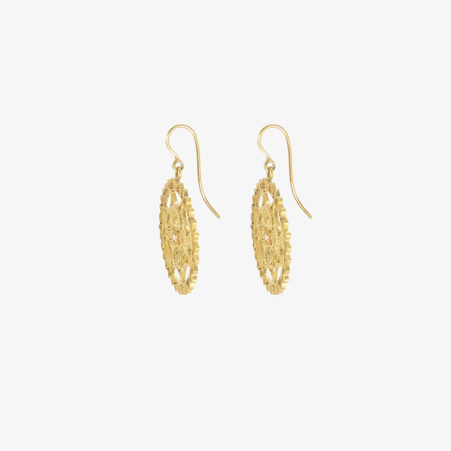 18k lacy earrings with diamonds