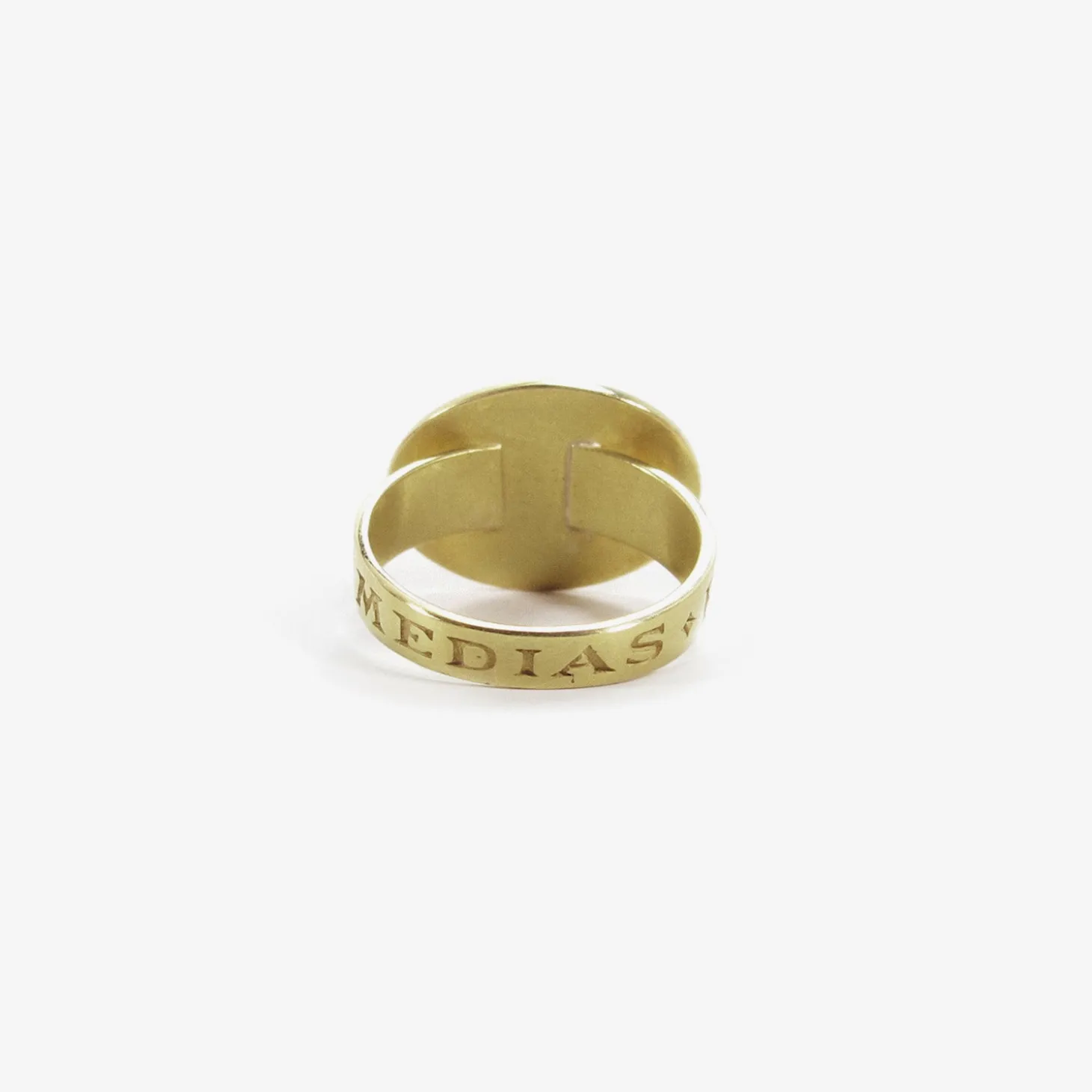 10k love token ring – “in medias res” – into the midst