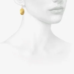 18k medium rectangular hammered scallop earring