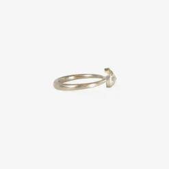 18k palladium & pear-shaped foggy white diamond ring, 0.95ct