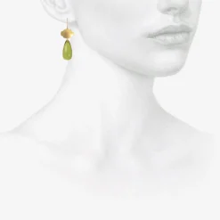 18k small oval scallop earrings with green amber drops