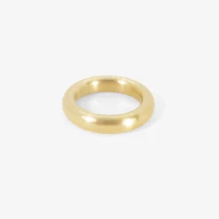18k yellow gold stout band, size 6 1/2